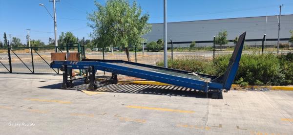 RAMPA MOVIL PARA DESCARGAR CONTENEDORES