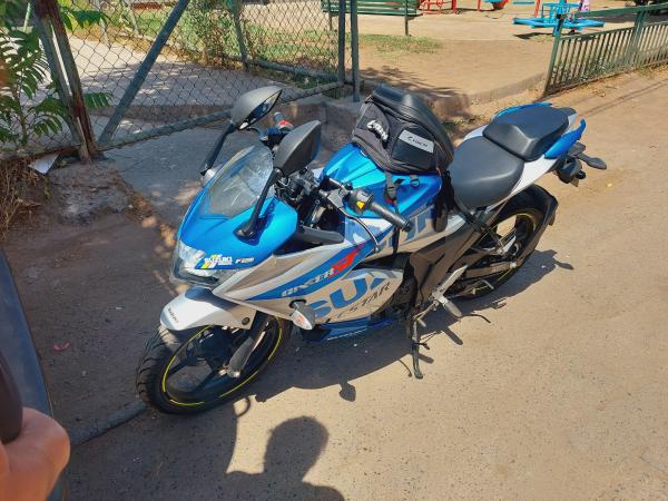 MOTO POCO USO