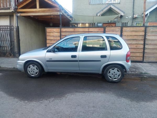 VENDO CHEVROLET CORSA