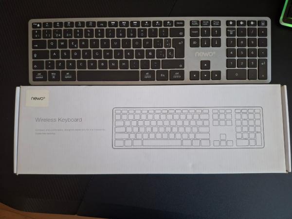 TECLADO NEWO (USADO CON CAJA) BLUETOOTH BT-7303