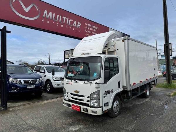 CAMION NKR 612 CON CARROCERIA Y EQUIPO FRIO