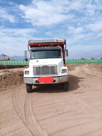 CAMIÓN FREIGHTLINER 