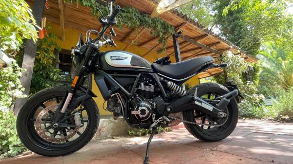 MOTO DUCATI SCRAMBLER ICON DARK 800 