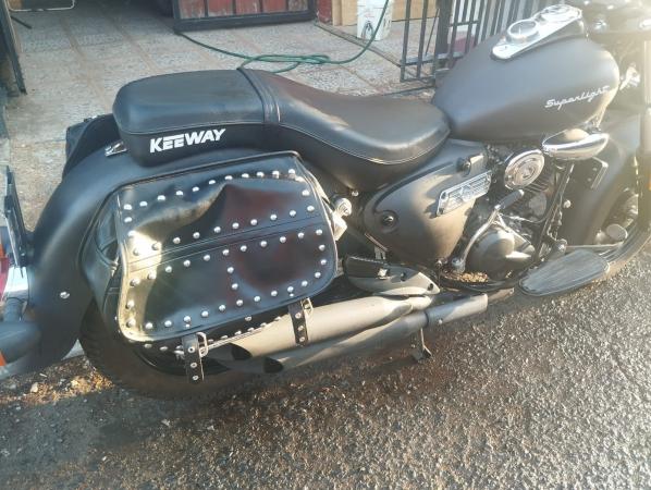 VENDO MOTO KEEWAY SUPERLIGHT 200