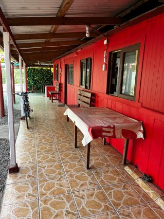 CASA EN TERRENO DE 1.061 M2