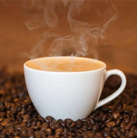 TRABAJO CAFÉ CON PIERNAS