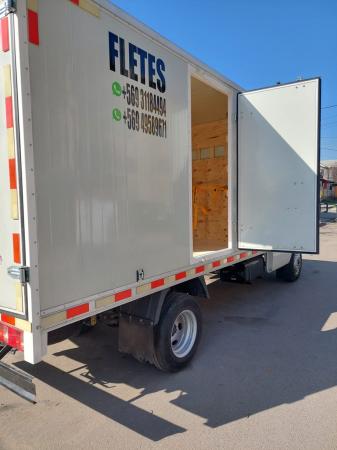 CAMIÓN CARGO BOX 