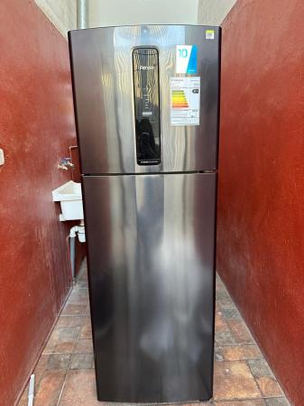 REFRIGERADOR NUEVO, MARCA FENSA. 