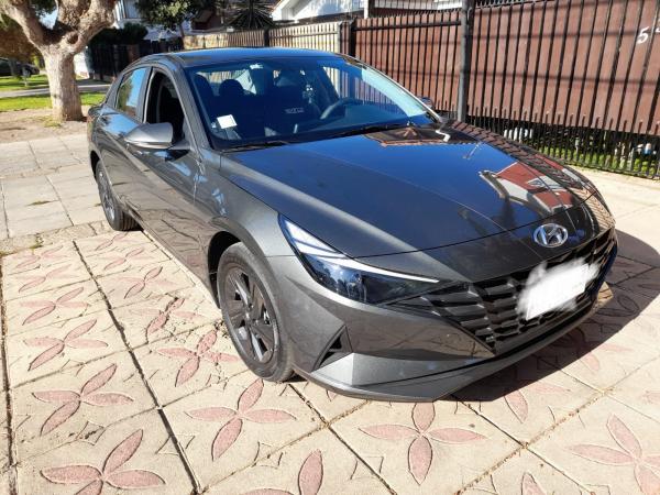 AUTOMÓVIL  HYUNDAI ELANTRA