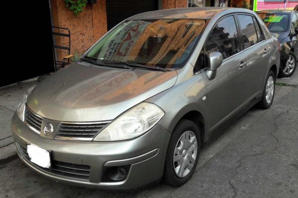 NISSAN TIIDA