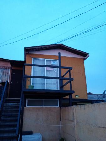 ARRIENDO PIEZA CON BAÑO, COCINA Y BALCÓN